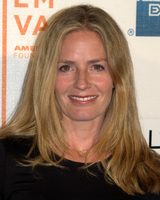 Elisabeth Shue